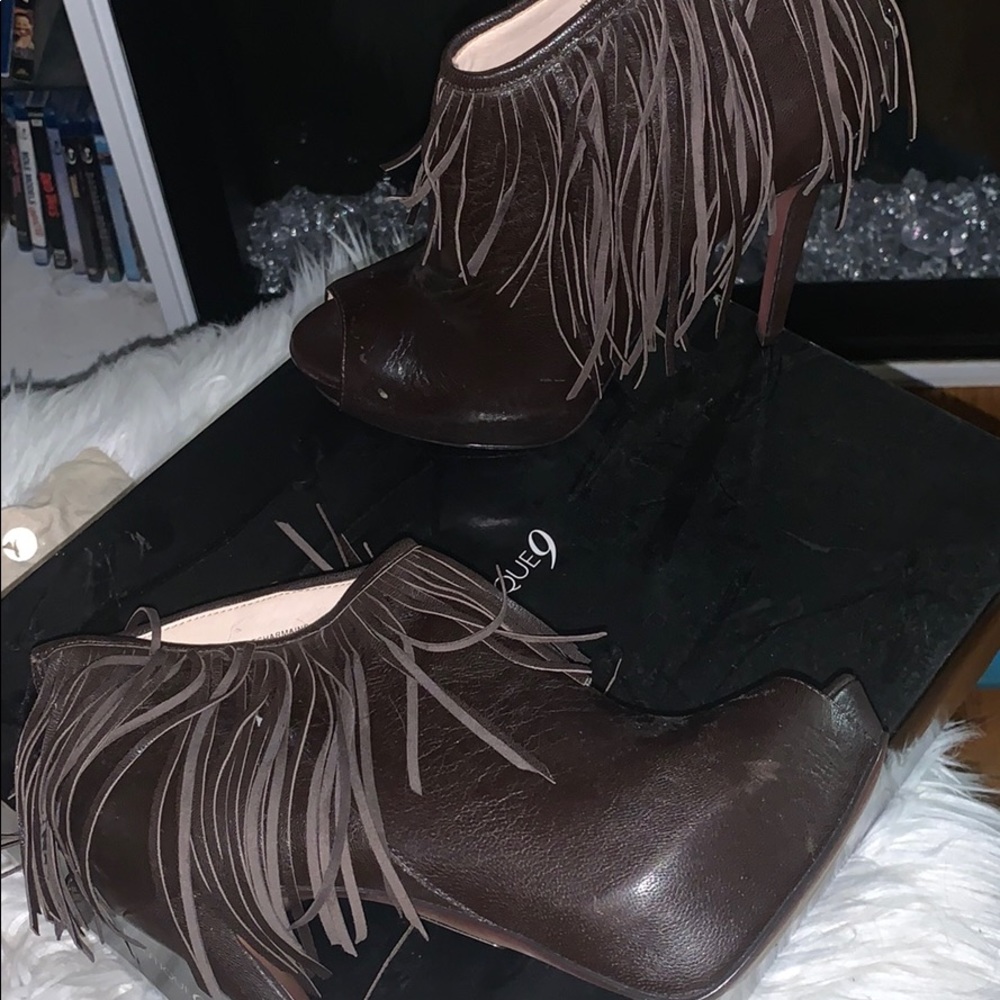 Peep toe bootie